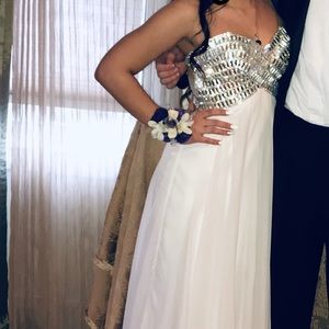 White beaded dress Size 0
